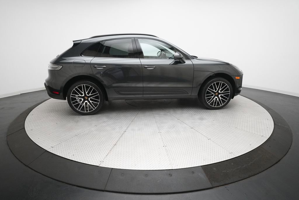 Certified 2026 Porsche Macan image 4