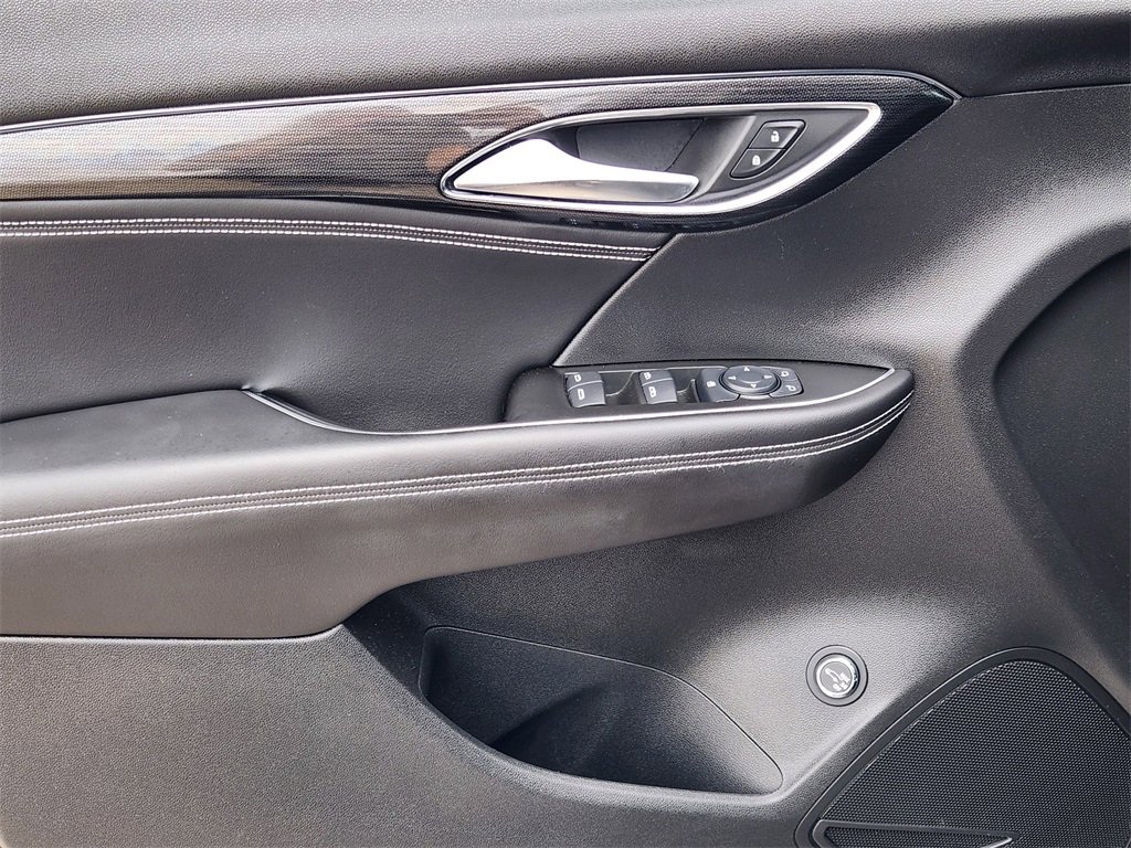 Used 2022 Buick Envision Preferred image 18
