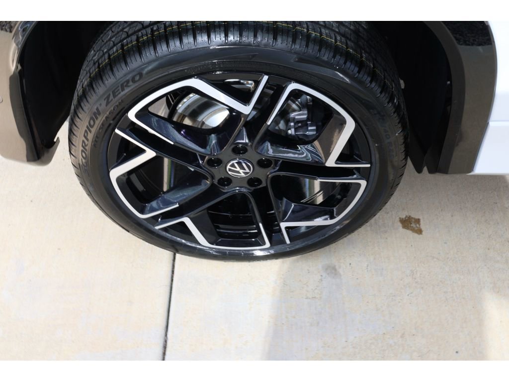 New 2026 Volkswagen Tiguan SEL R-Line image 26