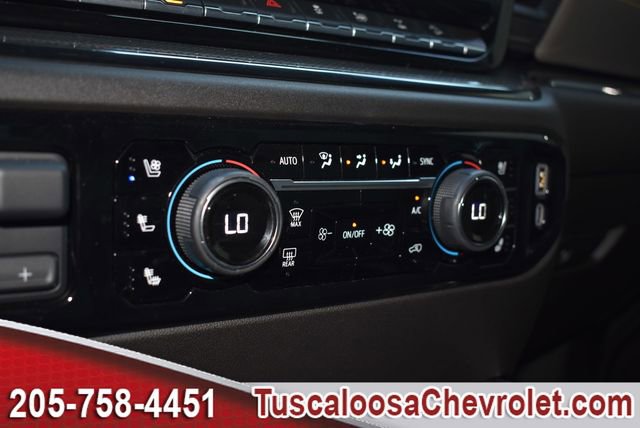 Used 2025 Chevrolet Silverado 2500 ZR2 w/ Technology Package image 38