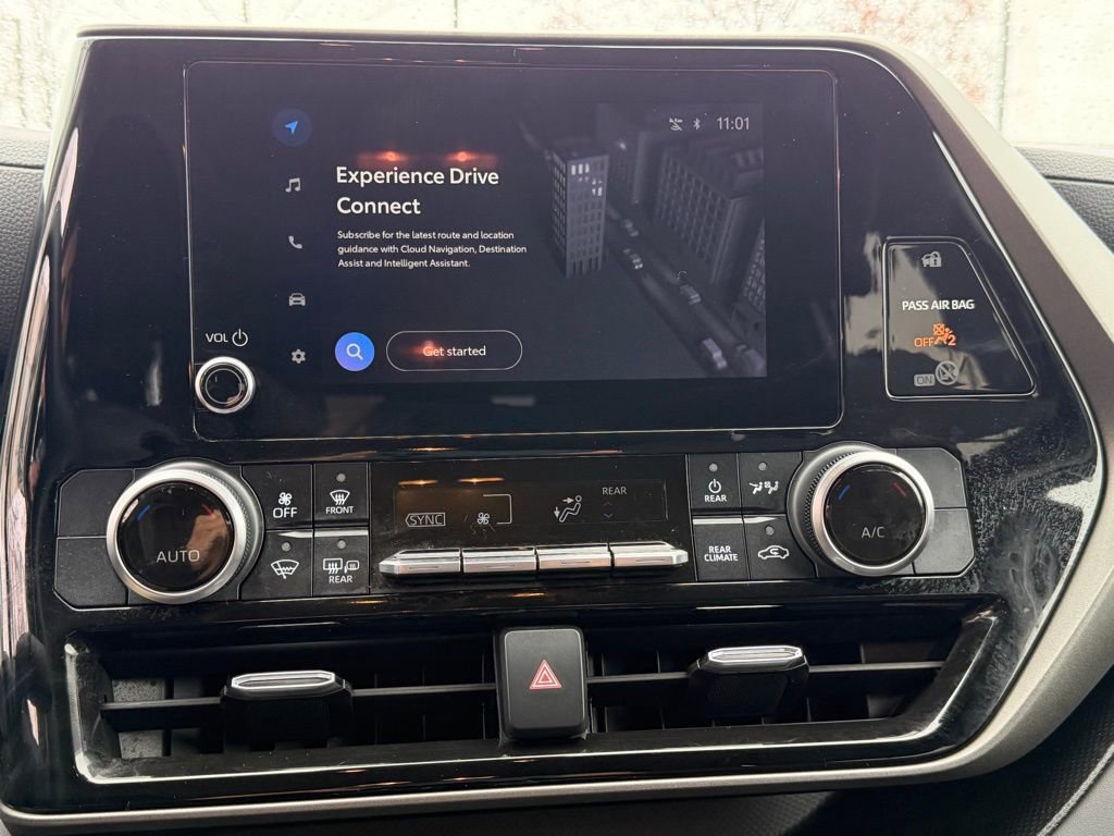 Used 2024 Toyota Highlander LE image 24