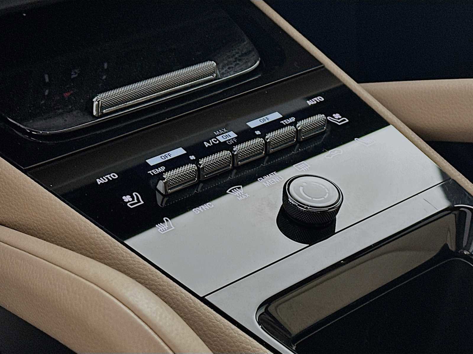 Certified 2025 Porsche Cayenne image 20