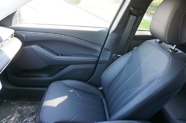 New 2026 Ford Mustang Mach-E Select w/ Comfort Package Lite RWD image 32