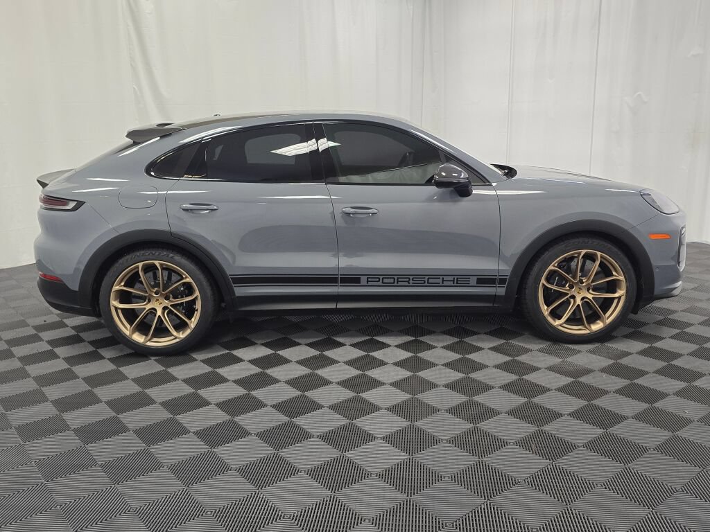 Certified 2024 Porsche Cayenne Turbo GT AWD/4WD image 8
