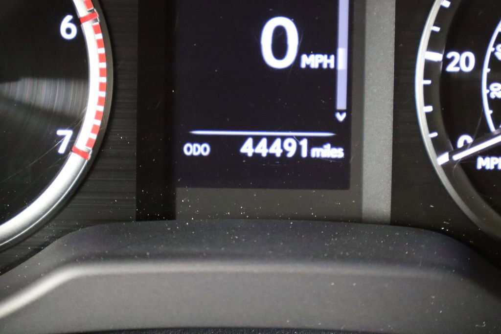 Used 2021 Lexus GX 460 Premium w/ Premium Package image 39