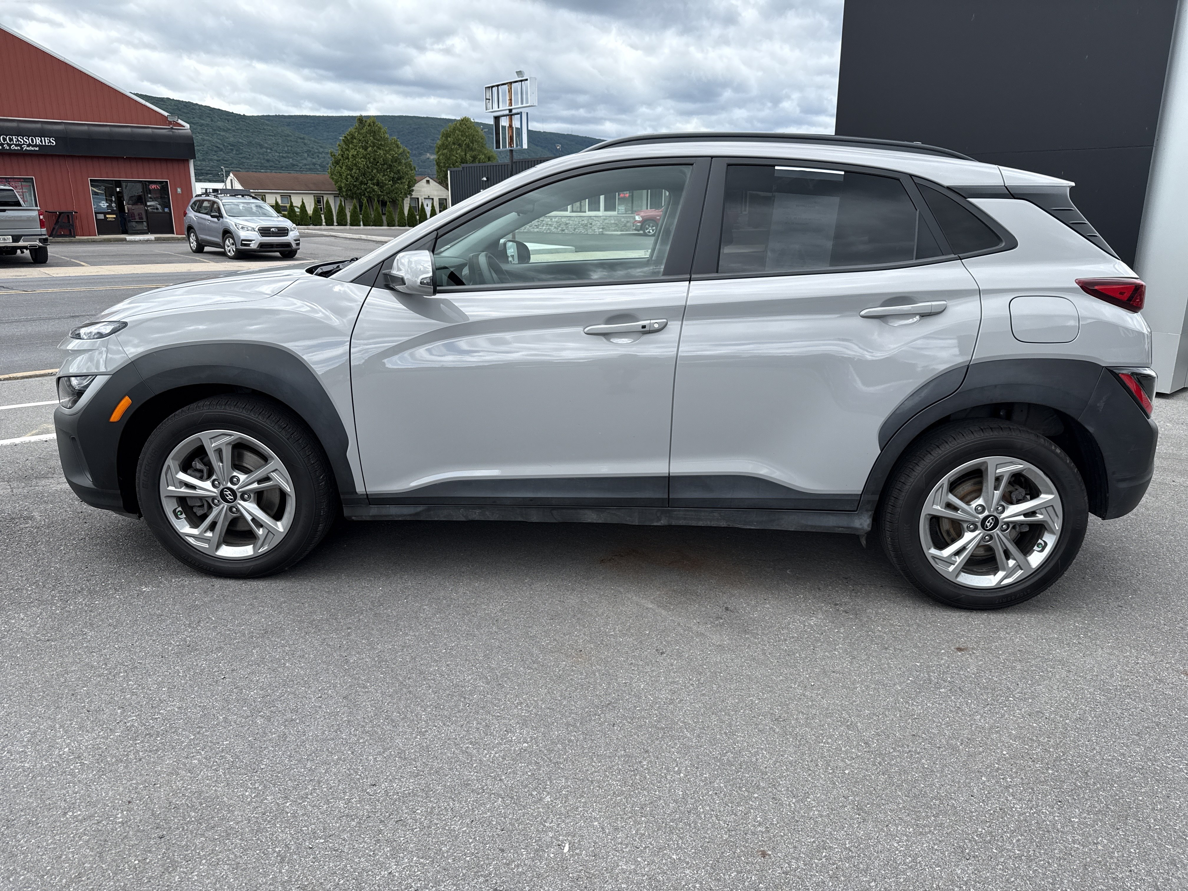 Used 2022 Hyundai Kona SEL AWD/4WD image 7