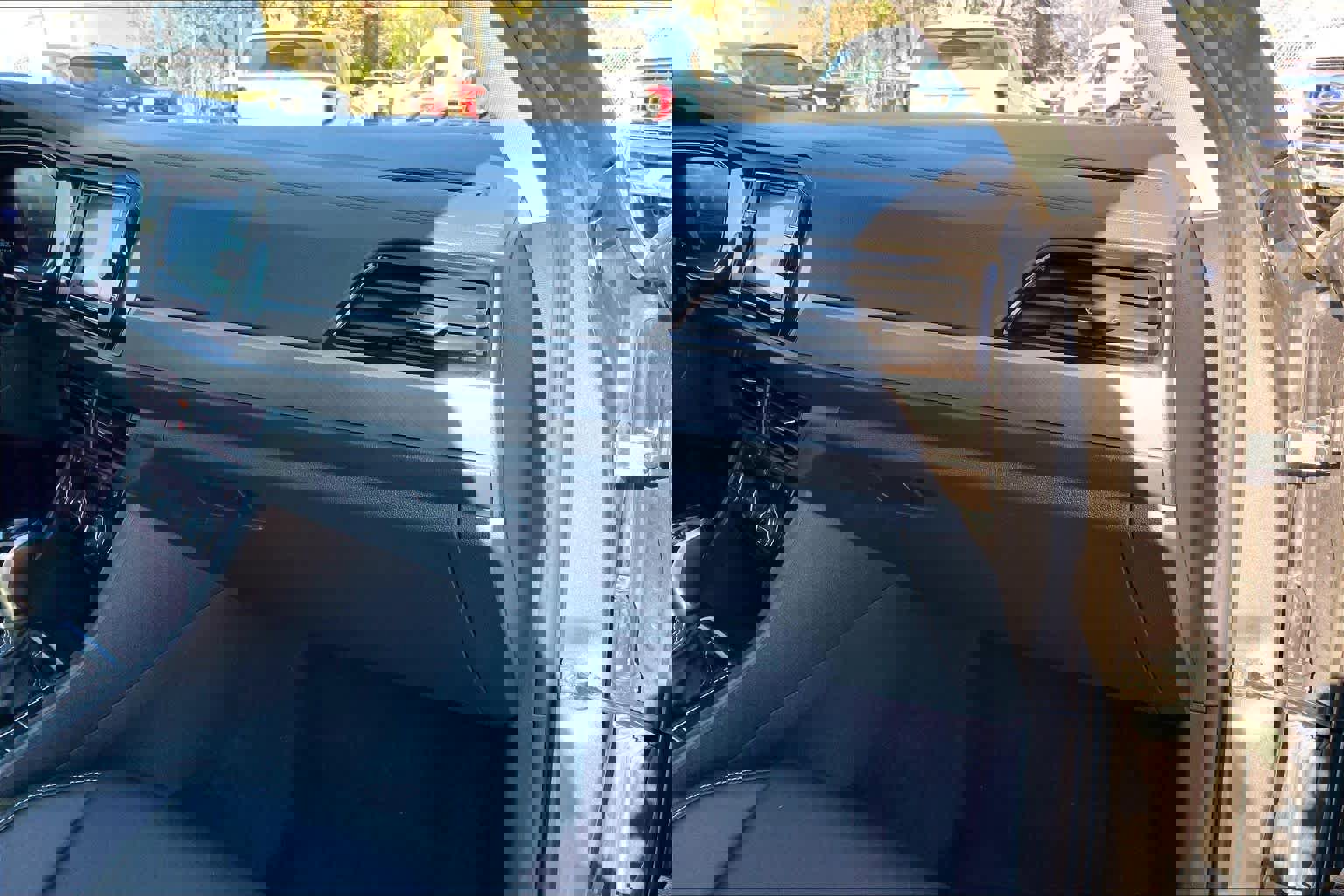 Used 2024 Volkswagen Jetta SE image 18