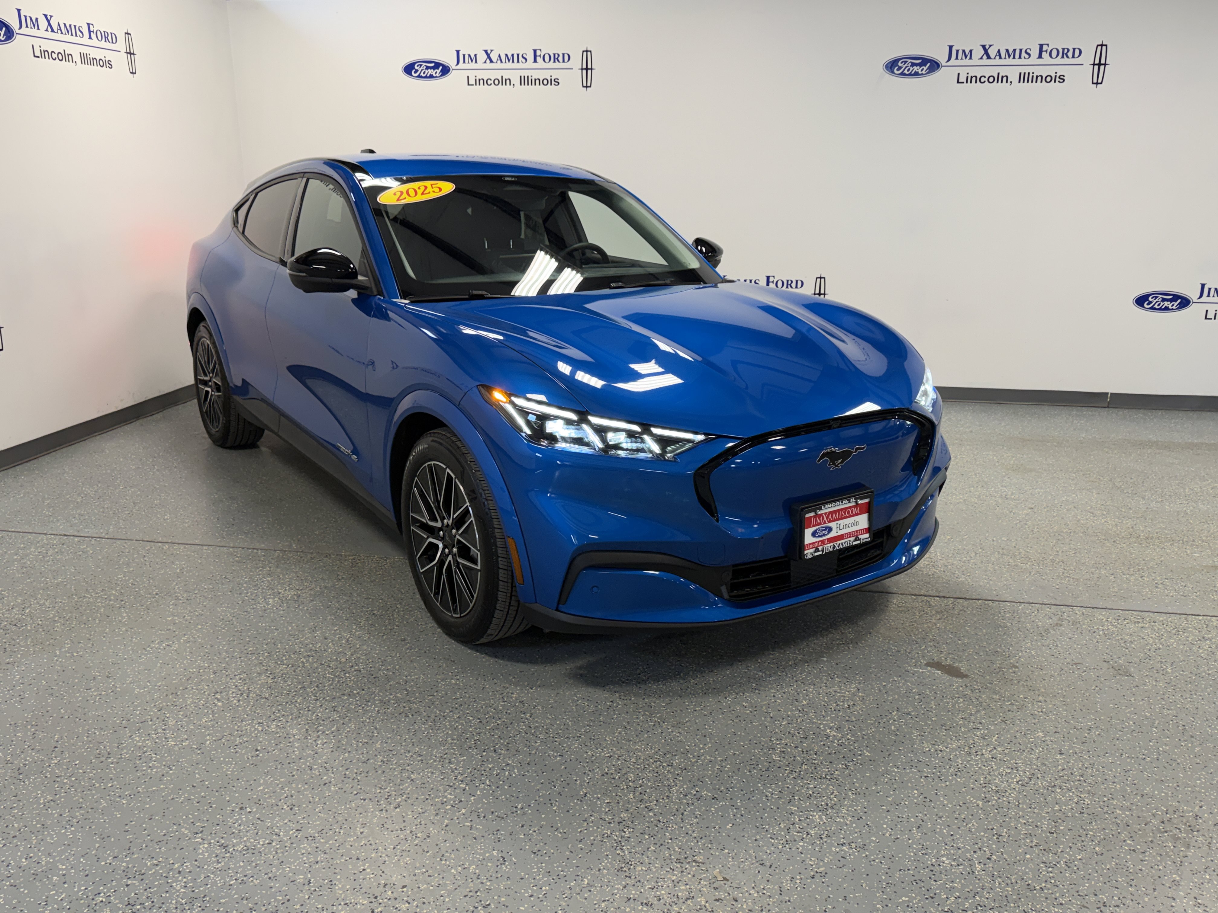 Used 2025 Ford Mustang Mach-E Premium AWD/4WD image 34