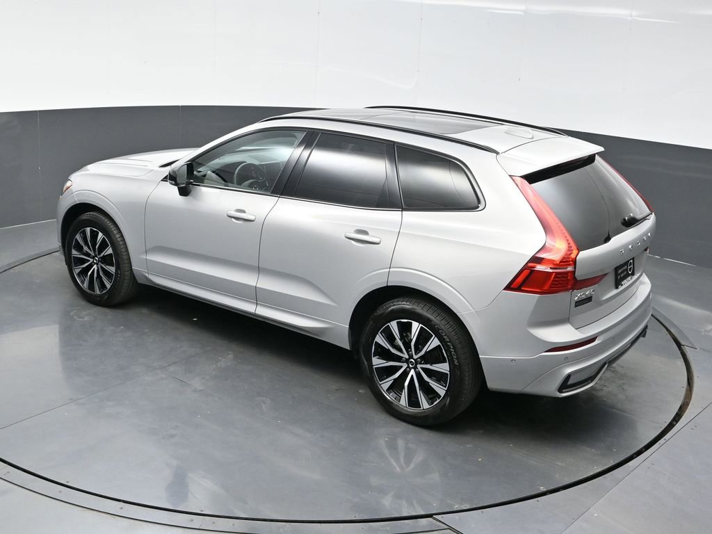 Used 2025 Volvo XC60 B5 Plus image 30