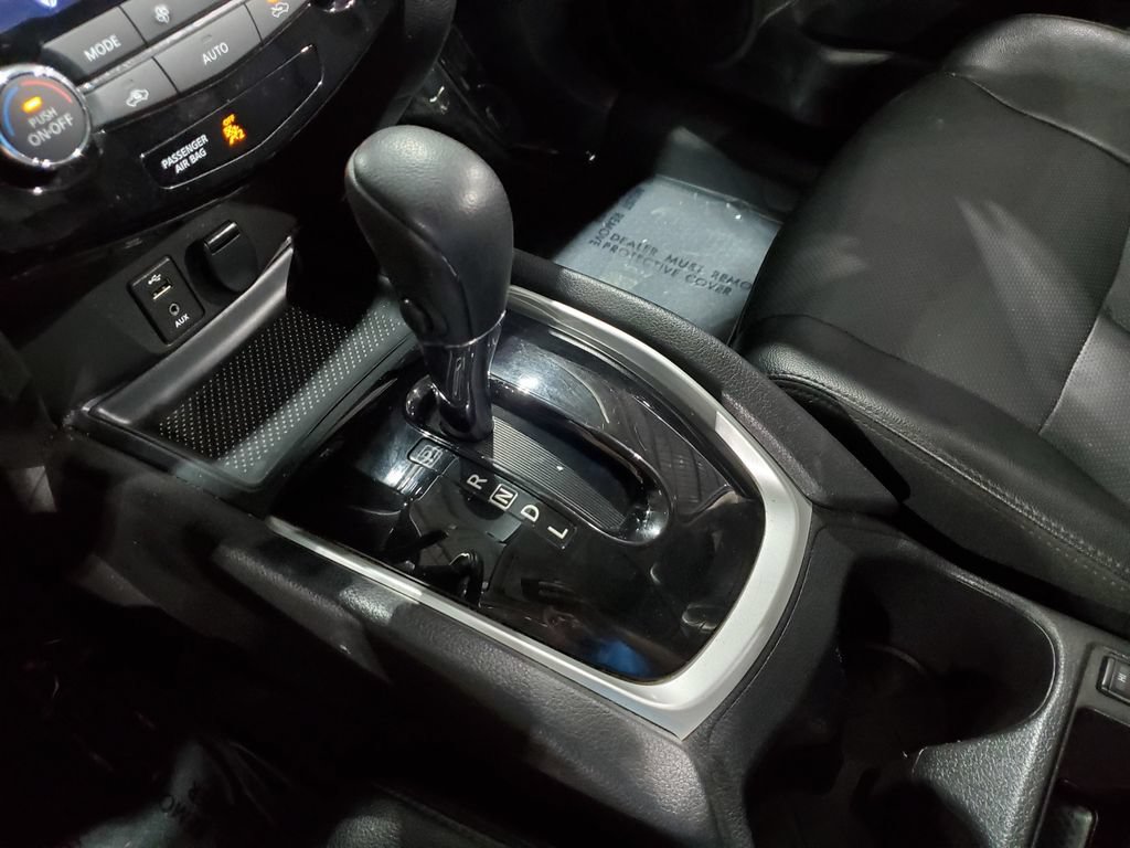 Used 2016 Nissan Rogue SL w/ SL Premium Package FWD image 35
