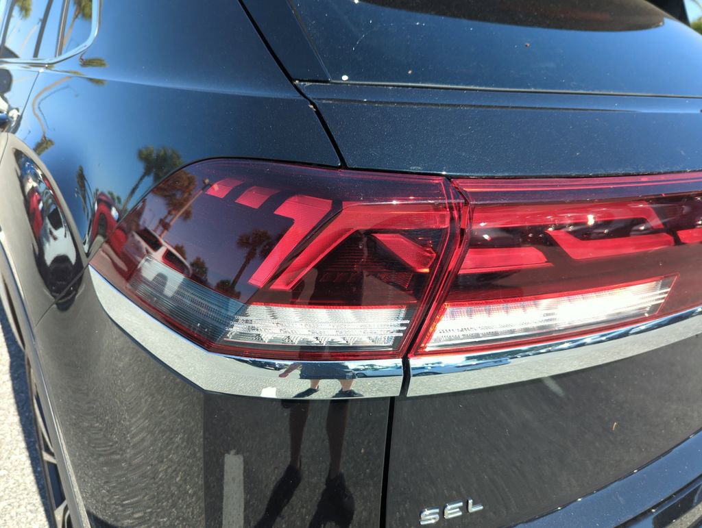 New 2025 Volkswagen Atlas Cross Sport SEL Premium R-Line image 18