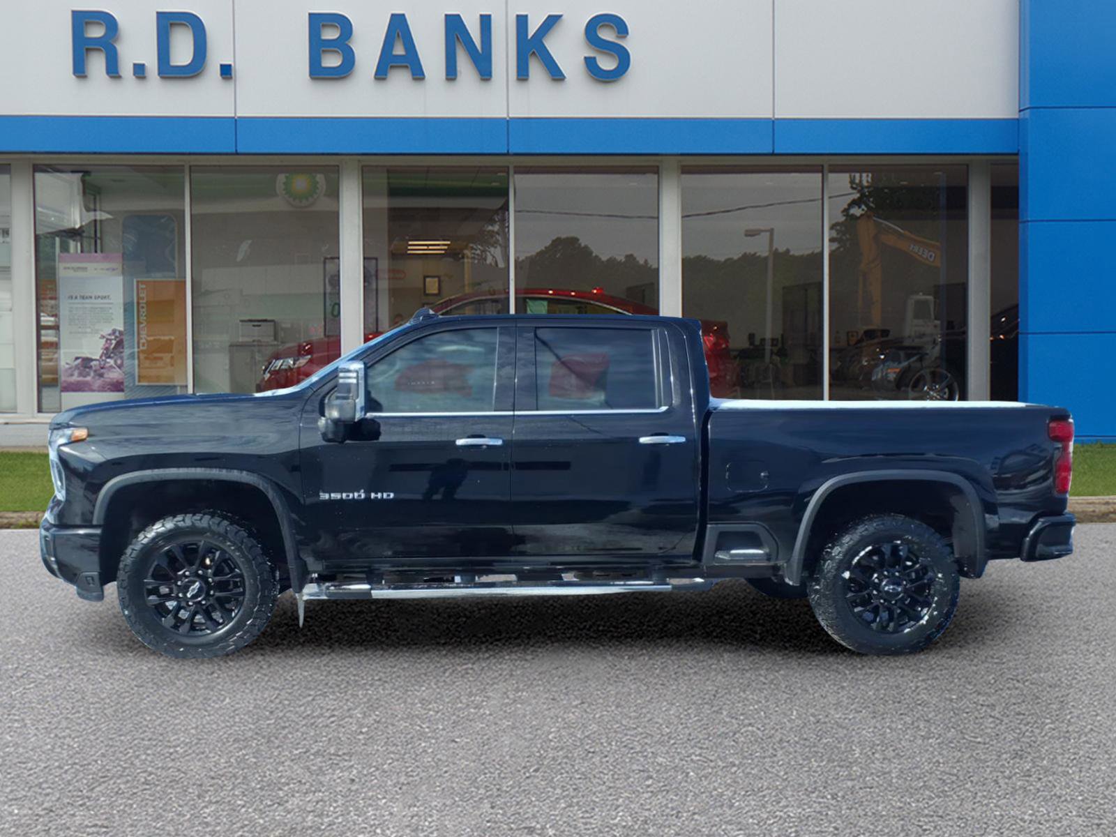 Used 2024 Chevrolet Silverado 3500 LTZ w/ LTZ Plus Package image 2