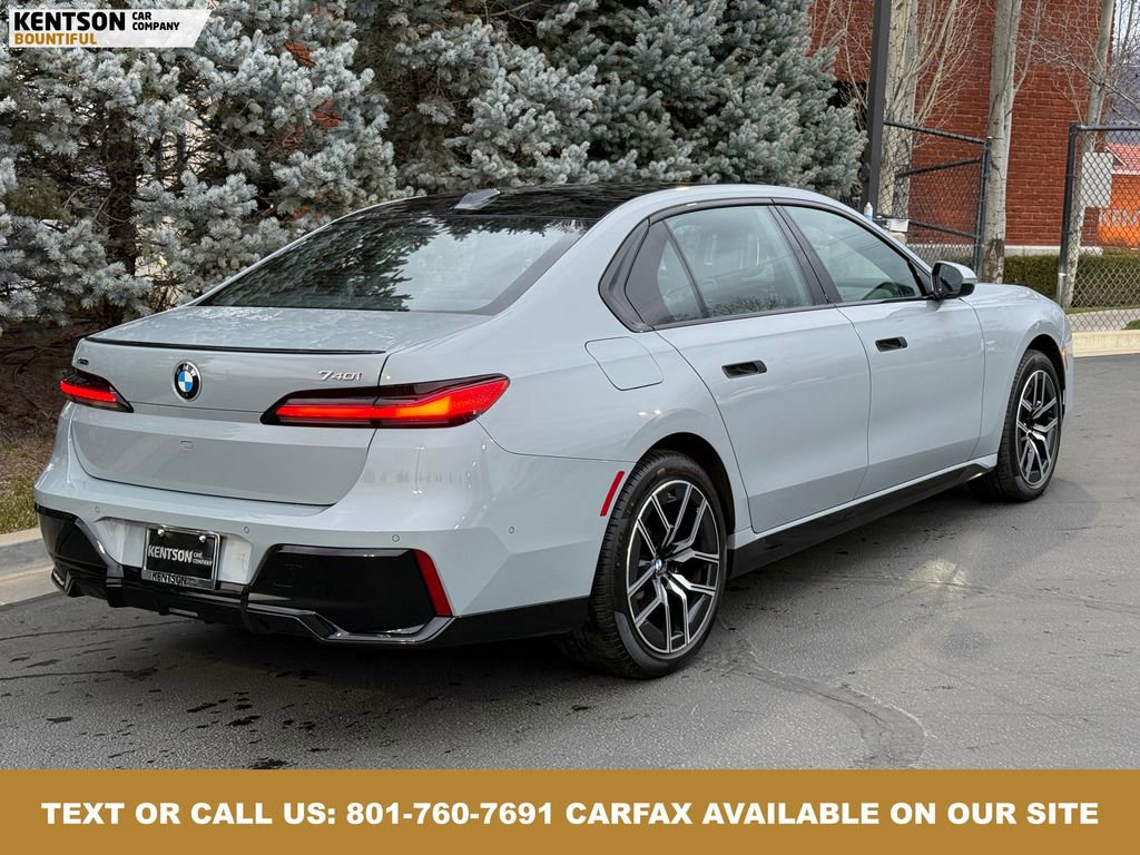Used 2025 BMW 740i xDrive 740i xDrive image 7