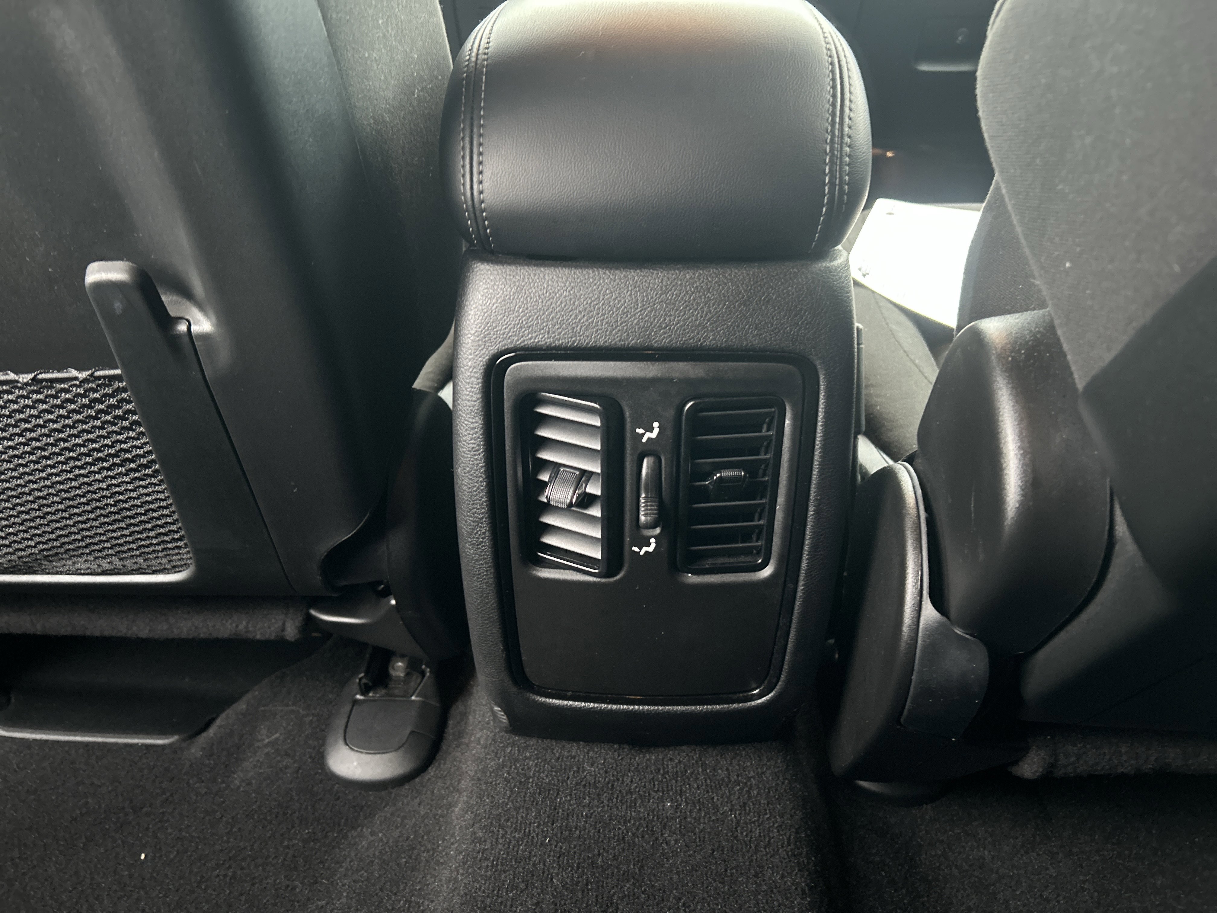 Used 2024 Dodge Durango SXT w/ SXT Blacktop Group image 29