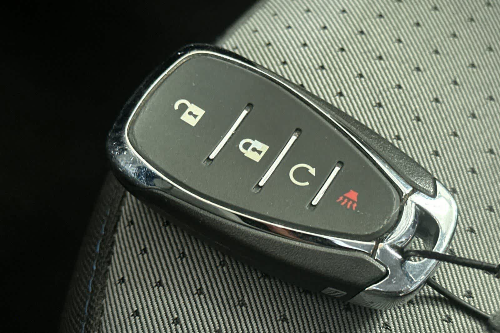 Used 2025 Chevrolet Trax LT FWD image 27