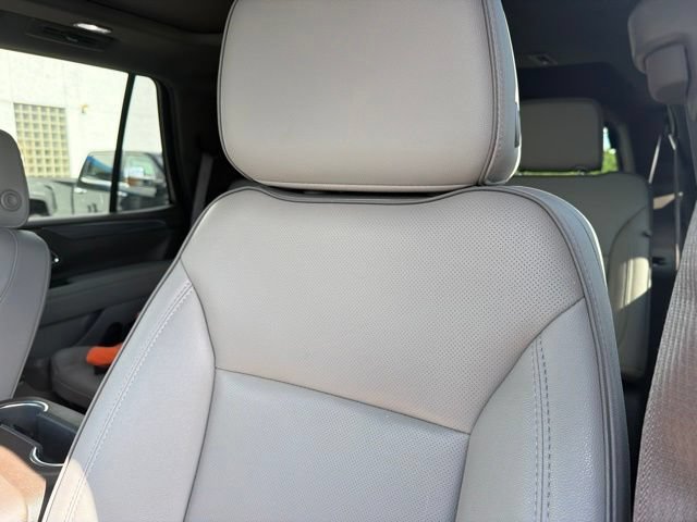 Used 2024 GMC Yukon SLT w/ SLT Luxury Package AWD/4WD image 58