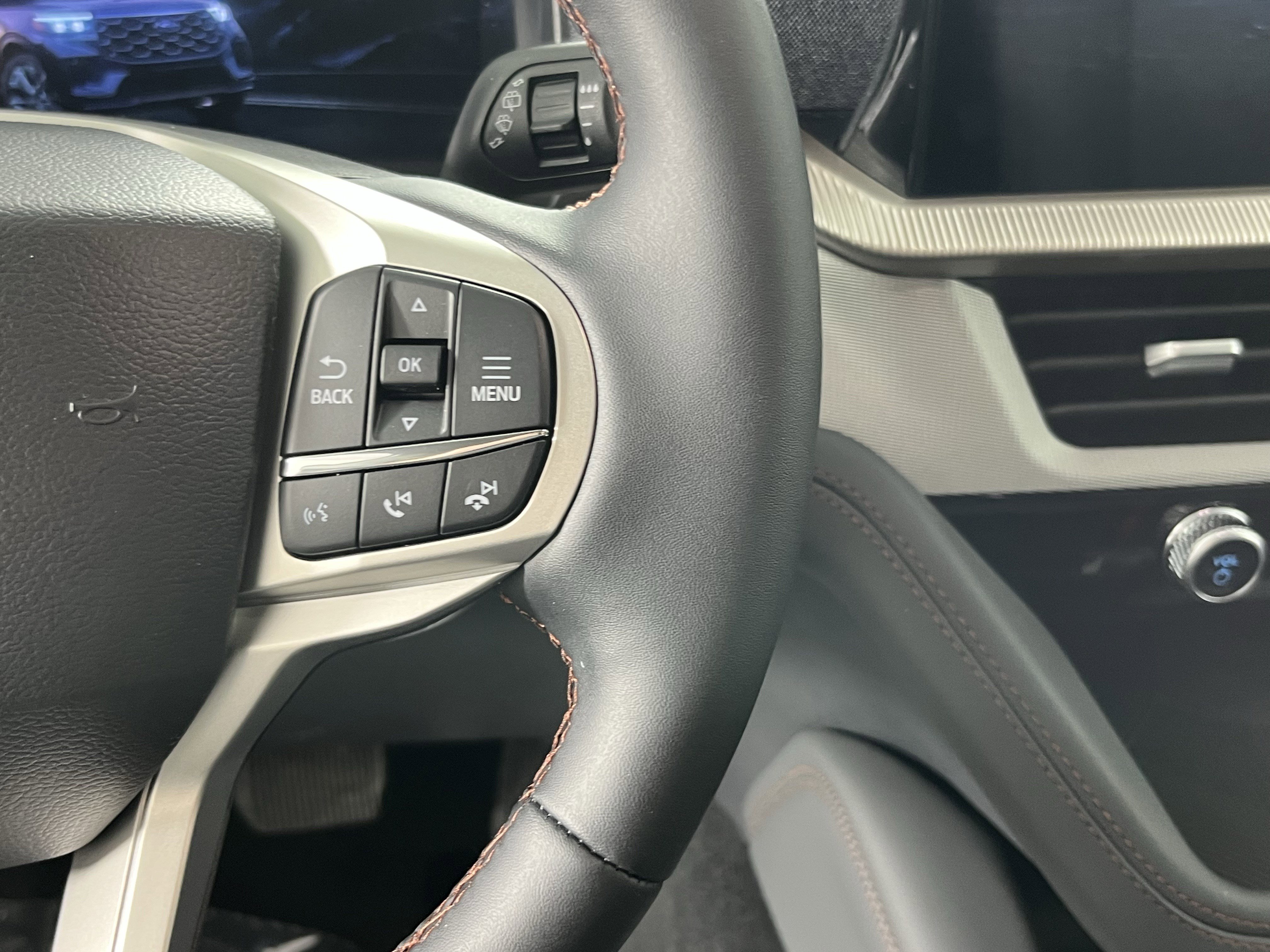 New 2026 Ford Explorer Active AWD/4WD image 19