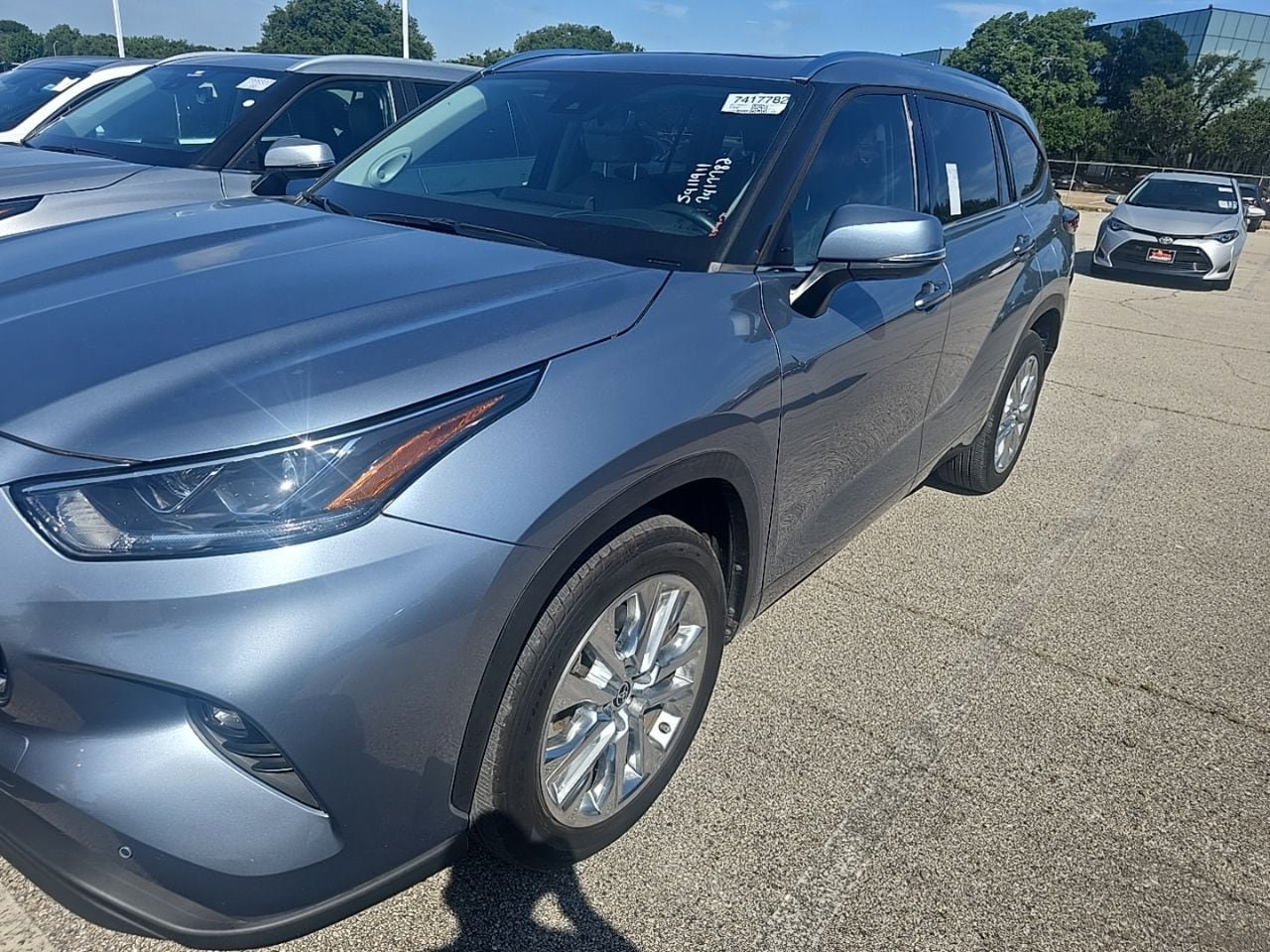 Used 2023 Toyota Highlander Limited FWD video 1