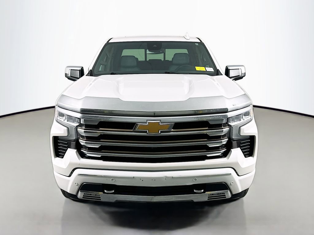 Used 2022 Chevrolet Silverado 1500 High Country w/ High Country Premium Package AWD/4WD image 2