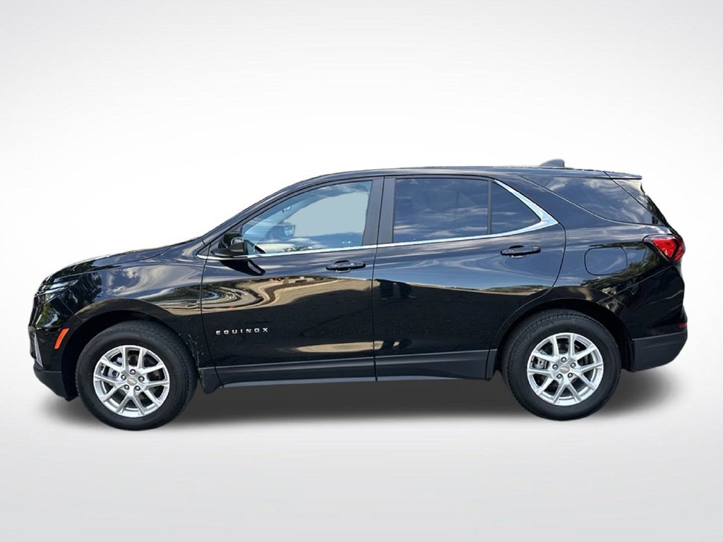 Used 2024 Chevrolet Equinox LT w/ LPO, Floor Liner Package AWD/4WD image 2