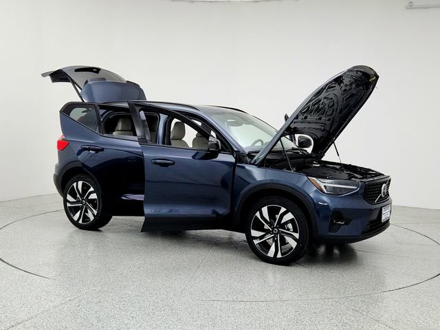 New 2026 Volvo XC40 B5 Ultra w/ Climate Package image 10