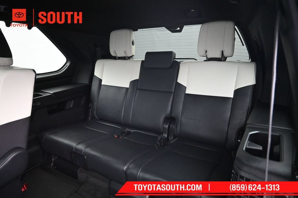 Used 2024 Toyota Sequoia Capstone AWD/4WD image 34