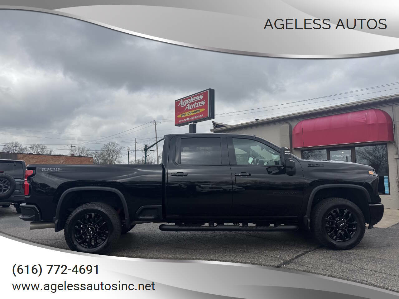 Used 2025 Chevrolet Silverado 2500 LTZ w/ Trail Boss Package image 1