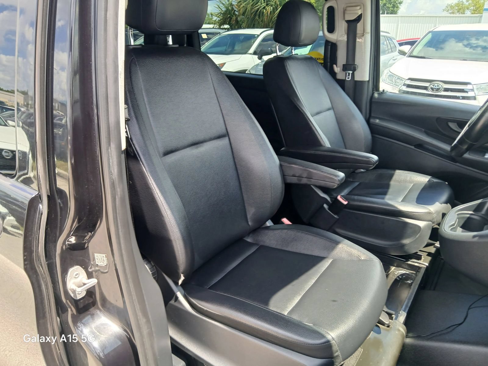 Used 2017 Mercedes-Benz Metris Passenger image 19