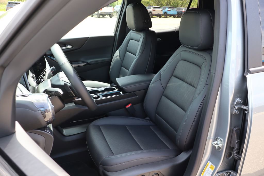 New 2026 Chevrolet Equinox LT w/ Convenience Package II AWD/4WD image 13