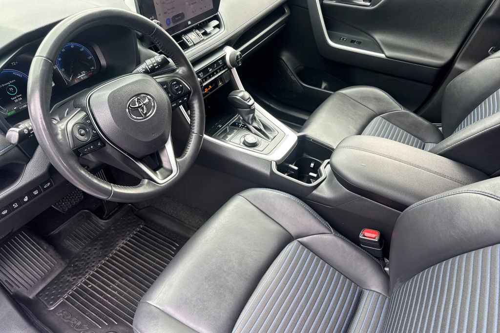 Used 2023 Toyota RAV4 XSE AWD/4WD image 7