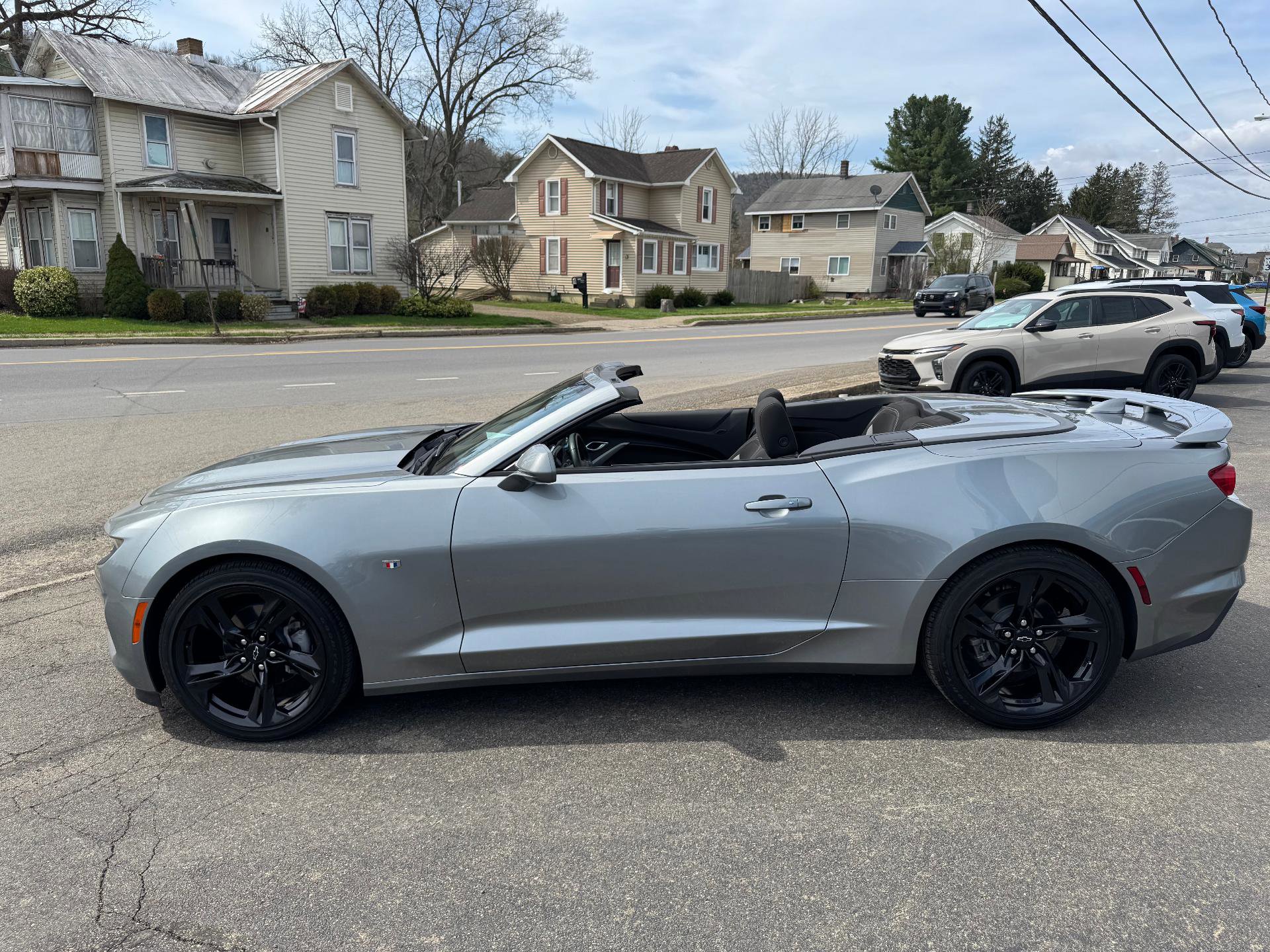 Used 2024 Chevrolet Camaro LT w/ Technology Package RWD image 13