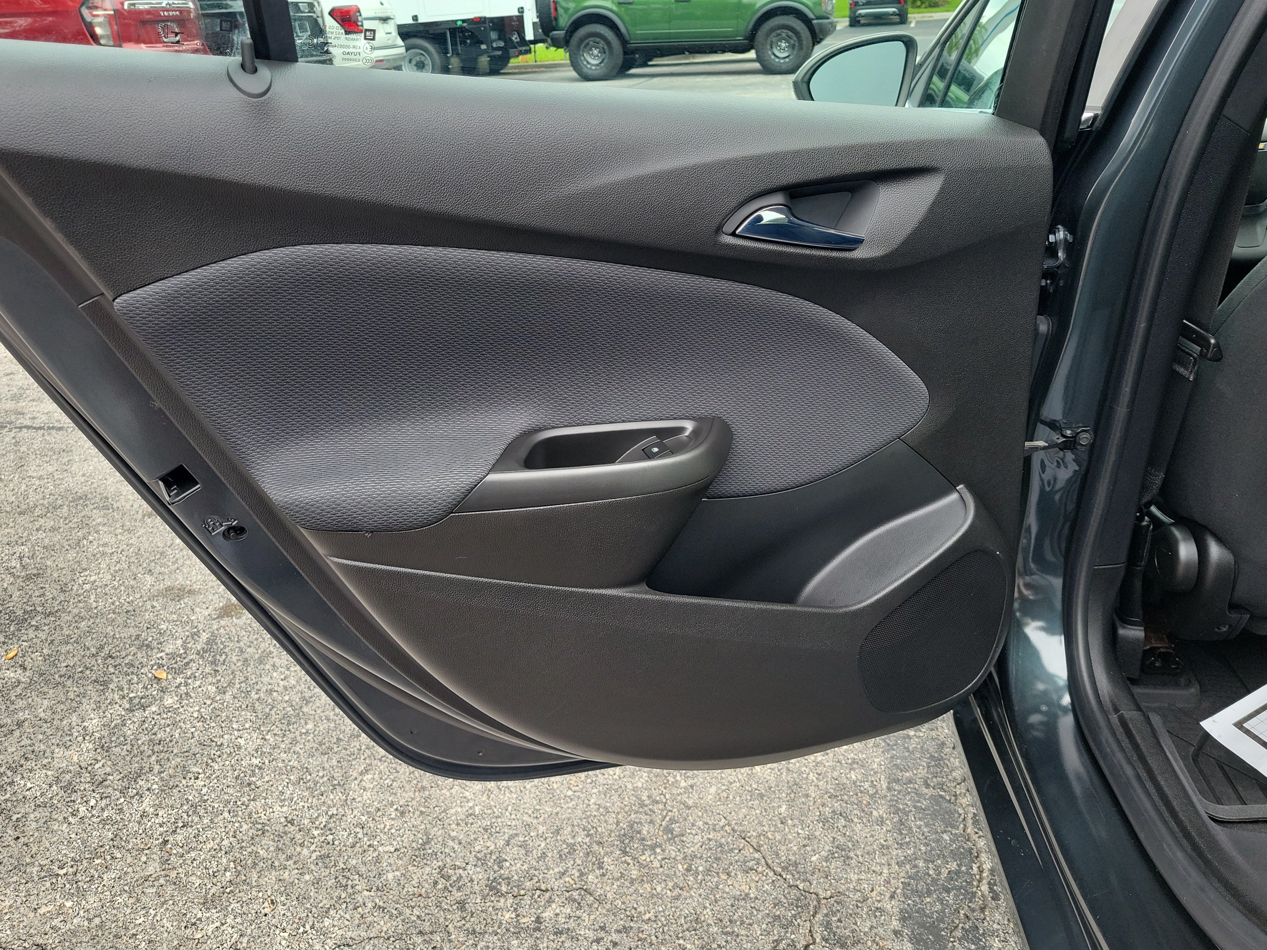 Used 2018 Chevrolet Cruze LT FWD image 11