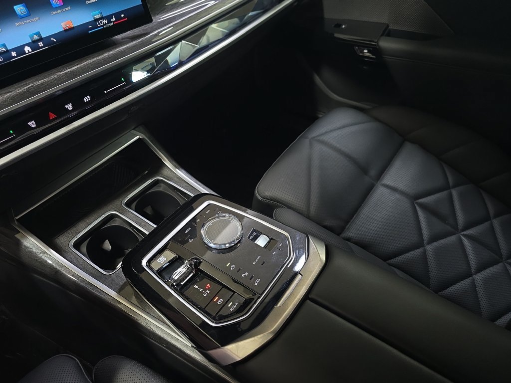 Certified 2023 BMW 740i RWD image 26