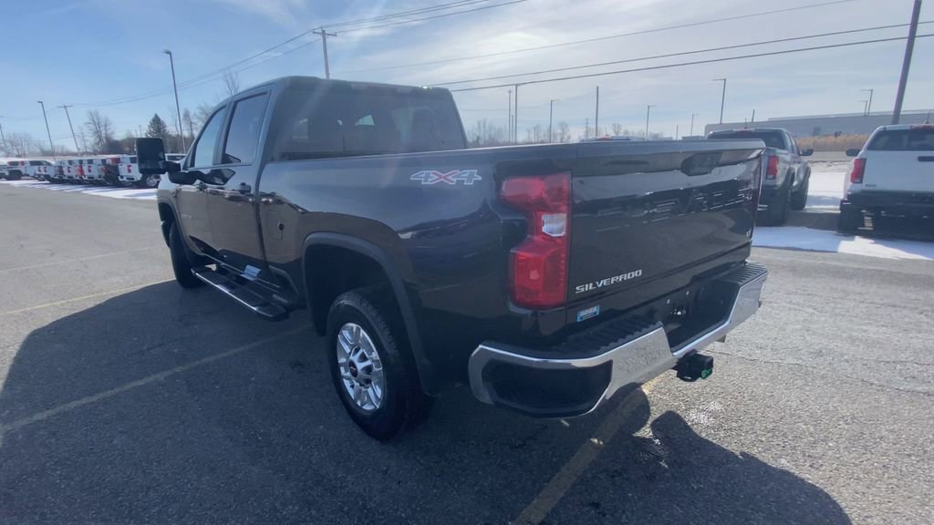 Used 2025 Chevrolet Silverado 2500 LT w/ Convenience Package image 7