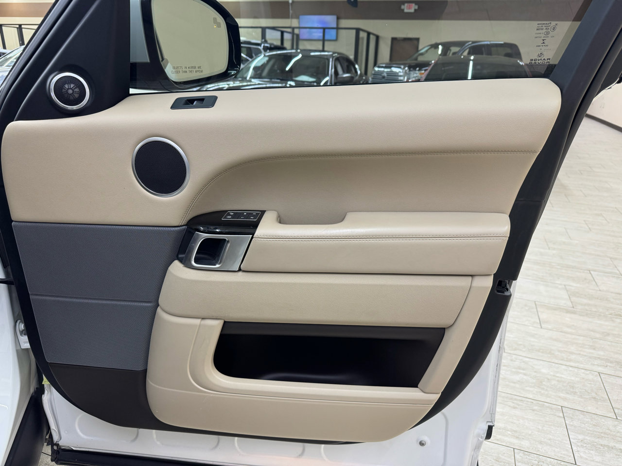 Used 2017 Land Rover Range Rover Sport HSE image 39