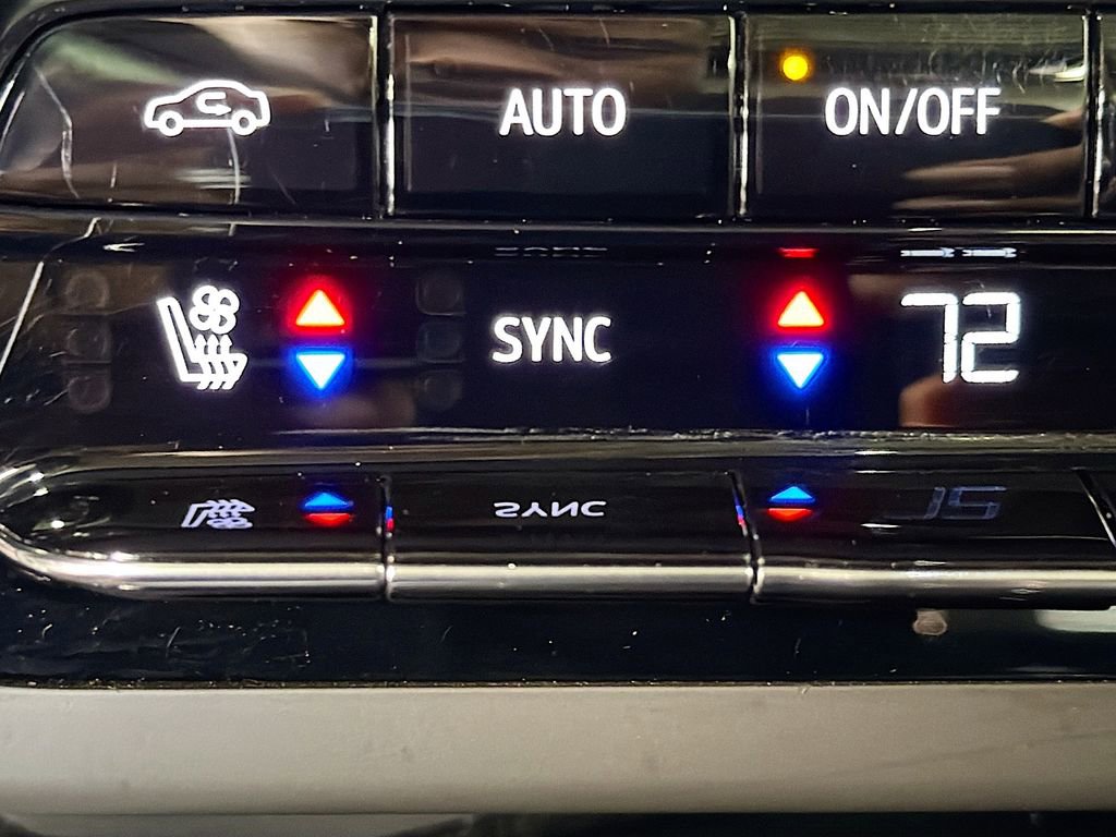 Used 2023 Buick Envision Avenir image 22