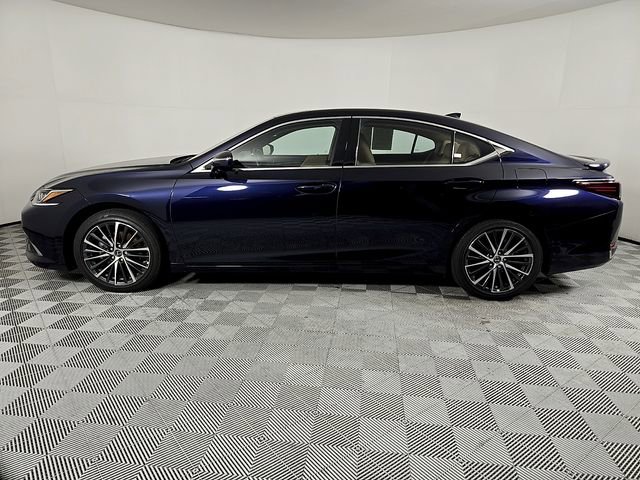 Used 2025 Lexus ES 300h w/ Premium Package FWD image 9