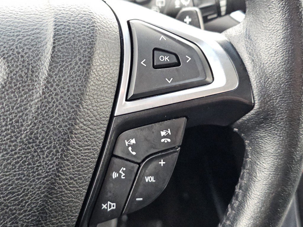 Used 2016 Ford Edge Titanium w/ Technology Package image 12