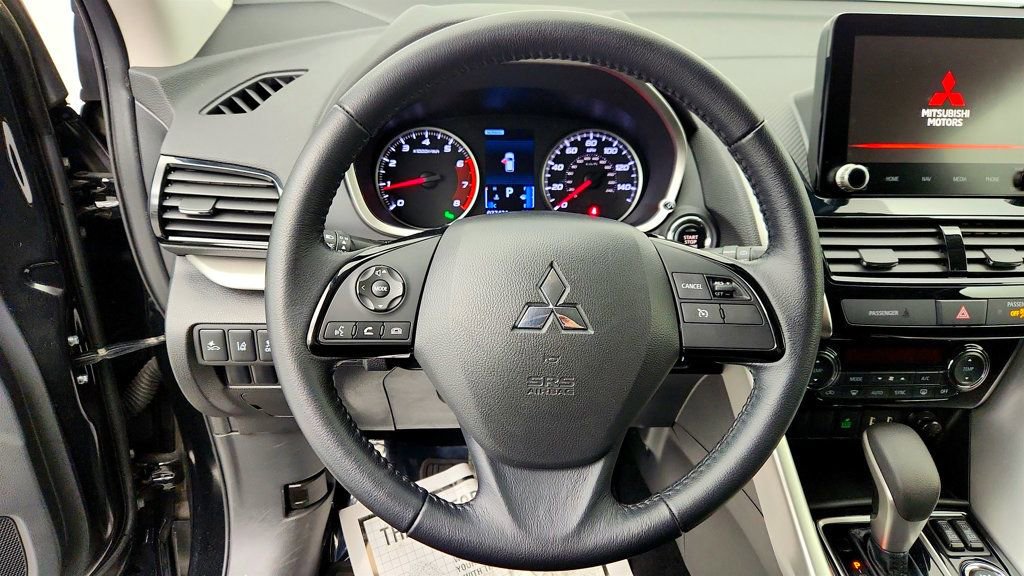 Used 2022 Mitsubishi Eclipse Cross SE image 17