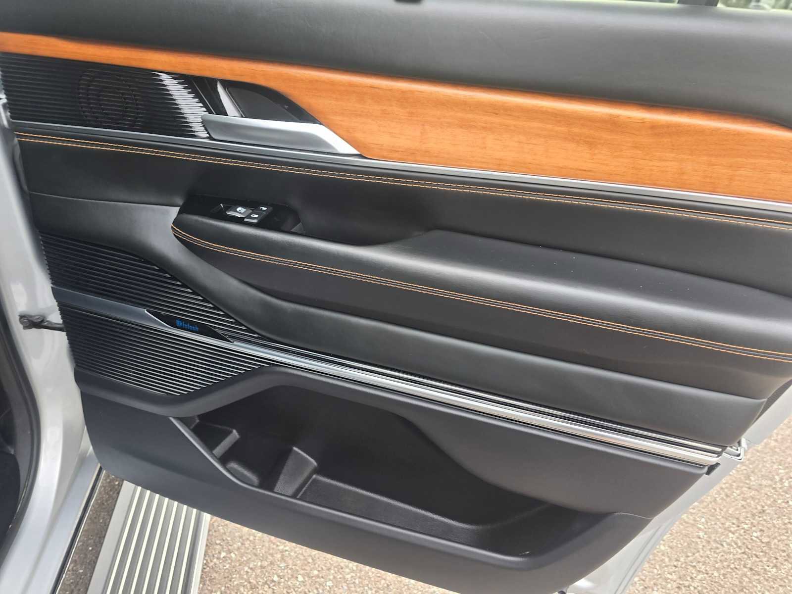 Used 2024 Jeep Grand Wagoneer L Series III image 14