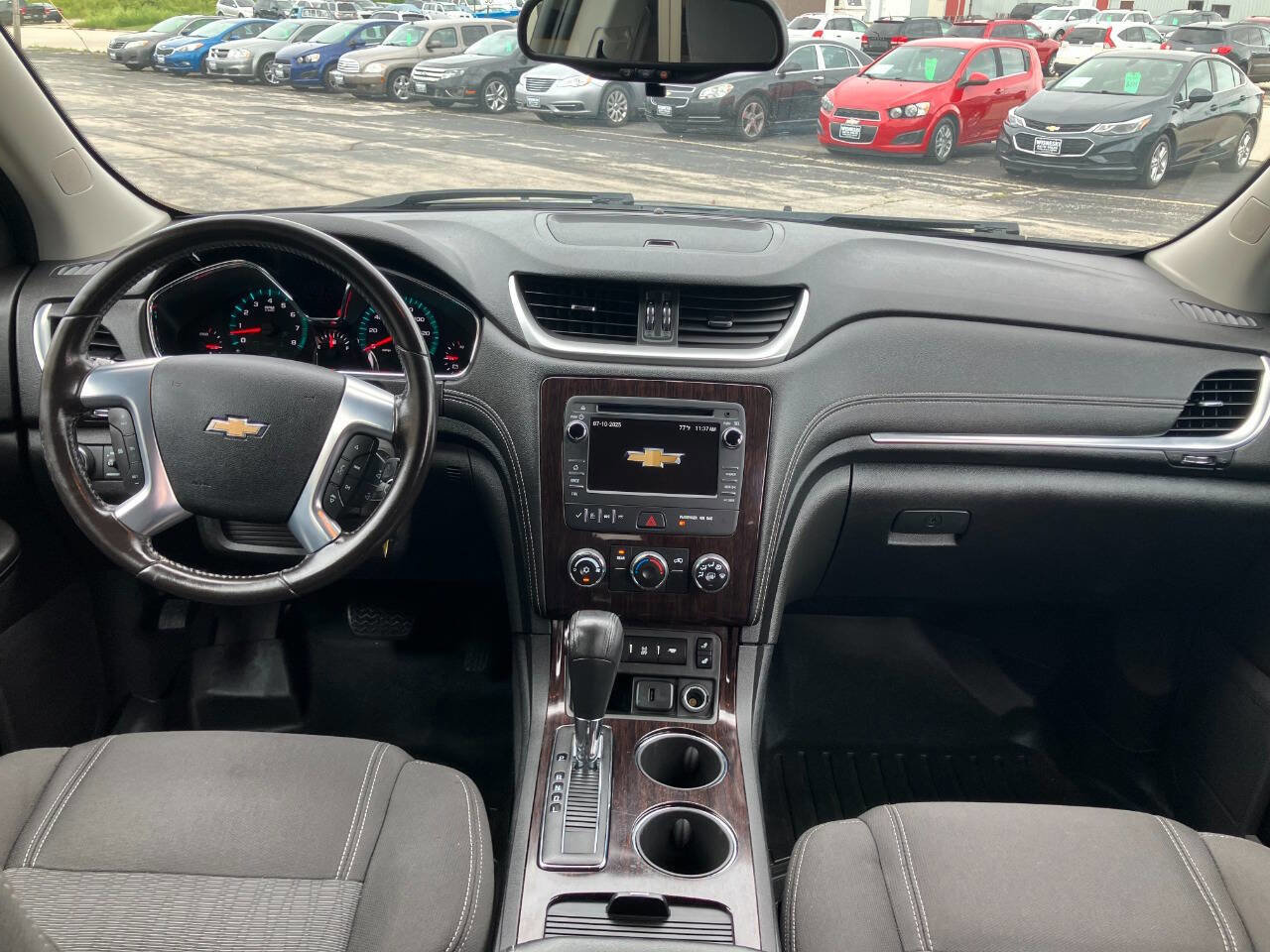 Used 2017 Chevrolet Traverse LT image 18