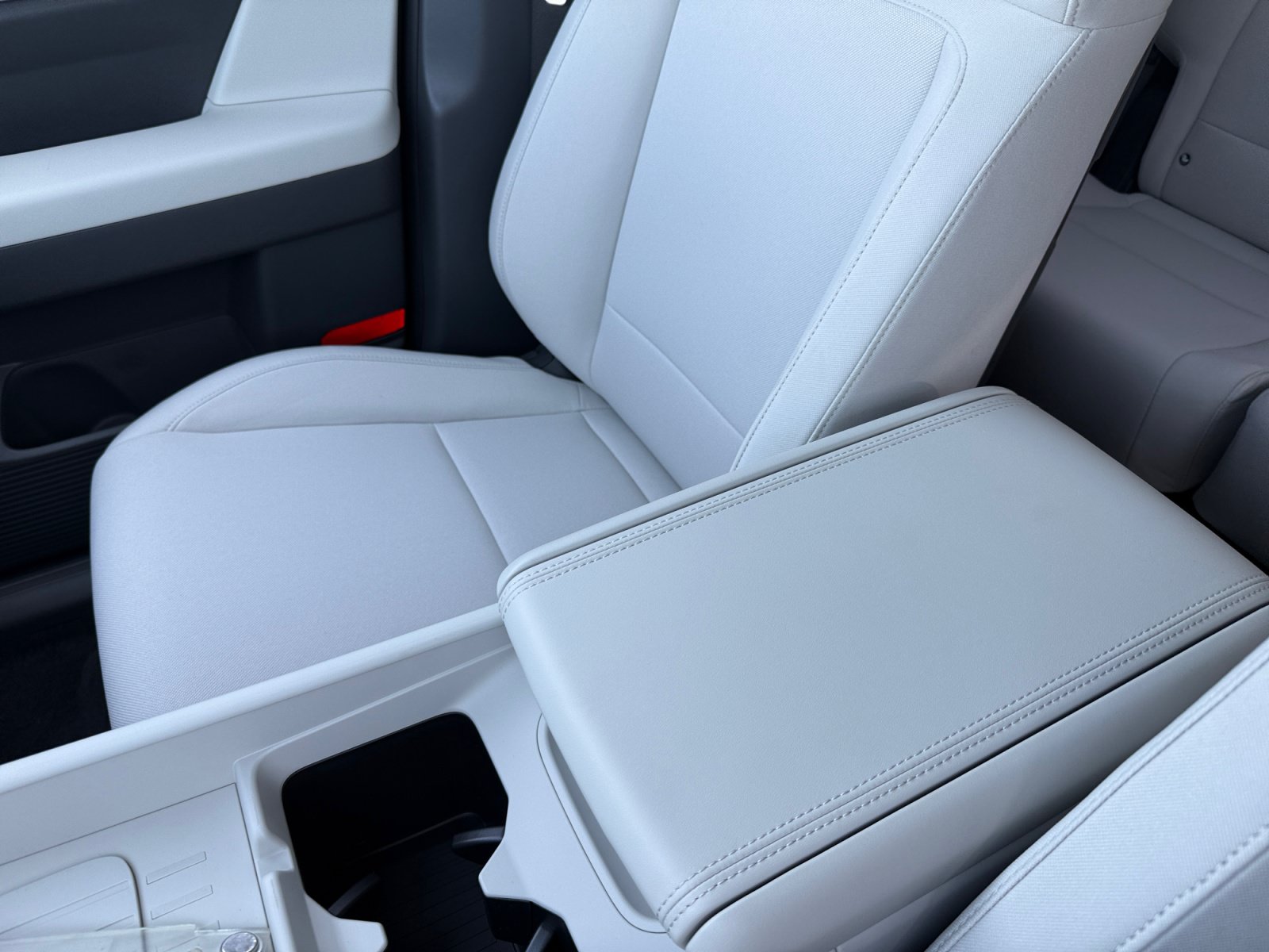 New 2026 Hyundai Santa Fe SE FWD image 14