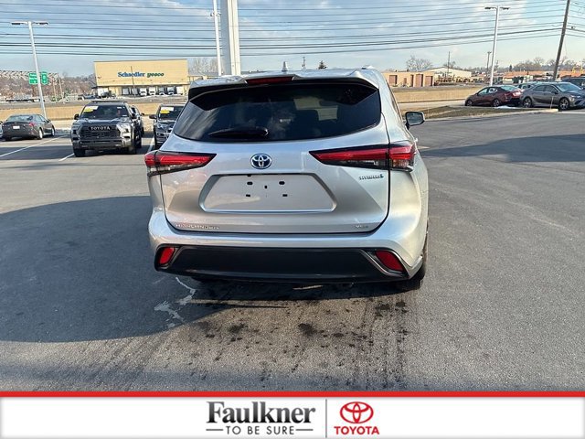 Used 2023 Toyota Highlander XLE image 9