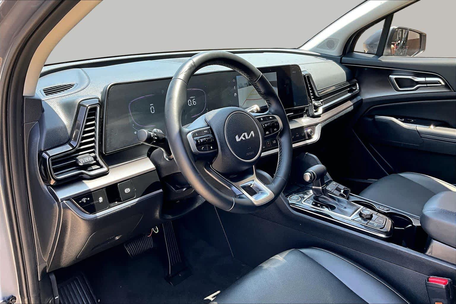 Used 2025 Kia Sportage EX FWD image 18