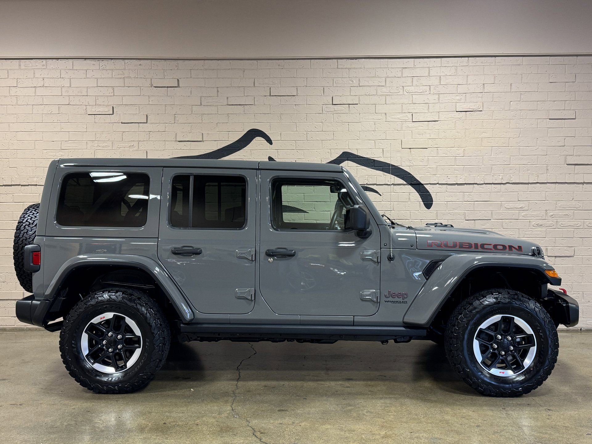 Used 2021 Jeep Wrangler Unlimited Rubicon w/ Uconnect 4C Nav & Sound Group AWD/4WD image 3