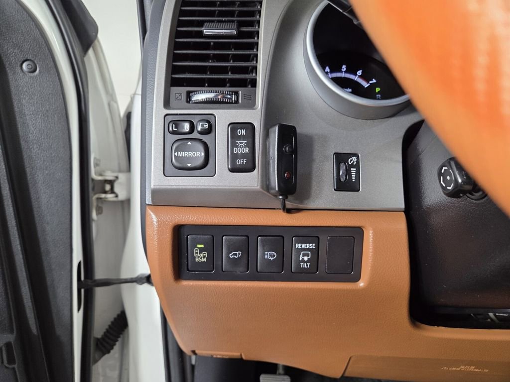 Used 2015 Toyota Sequoia Platinum image 21