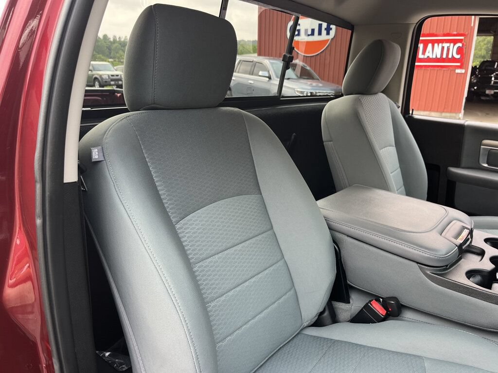 Used 2017 RAM 1500 Express AWD/4WD image 37