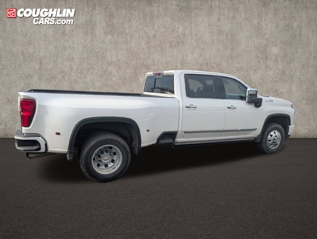 Used 2025 Chevrolet Silverado 3500 High Country w/ High Country Premium Package AWD/4WD image 9