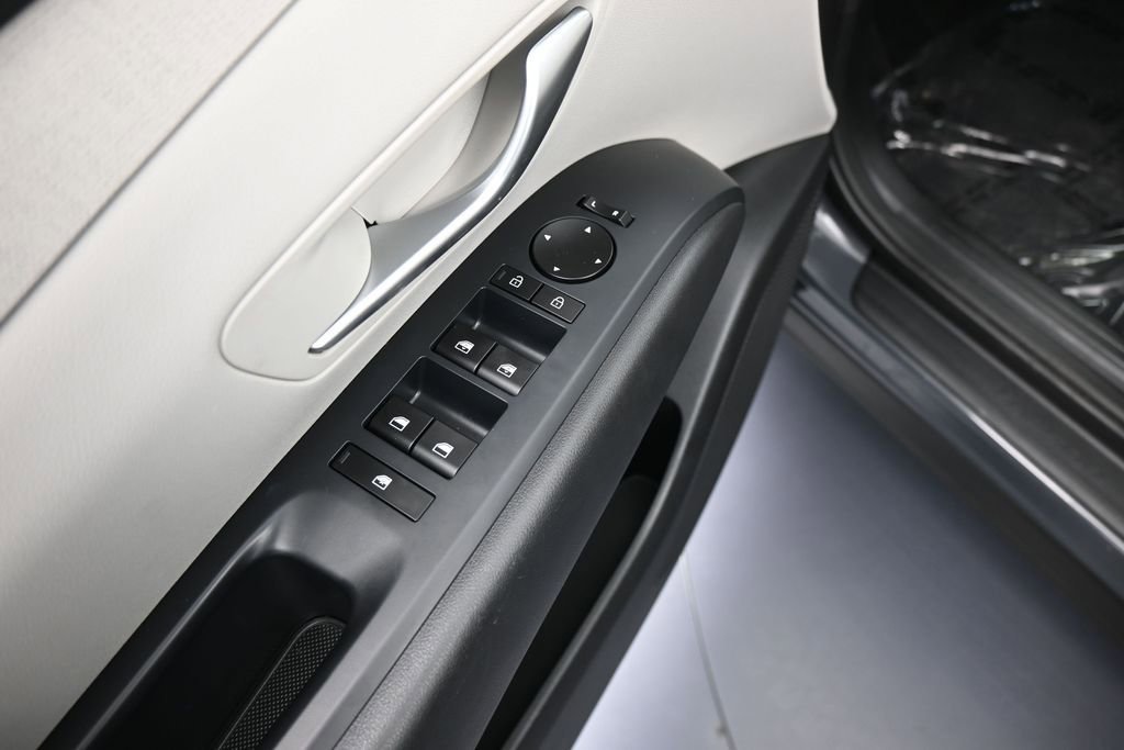 Used 2025 Hyundai Tucson SEL AWD/4WD image 14