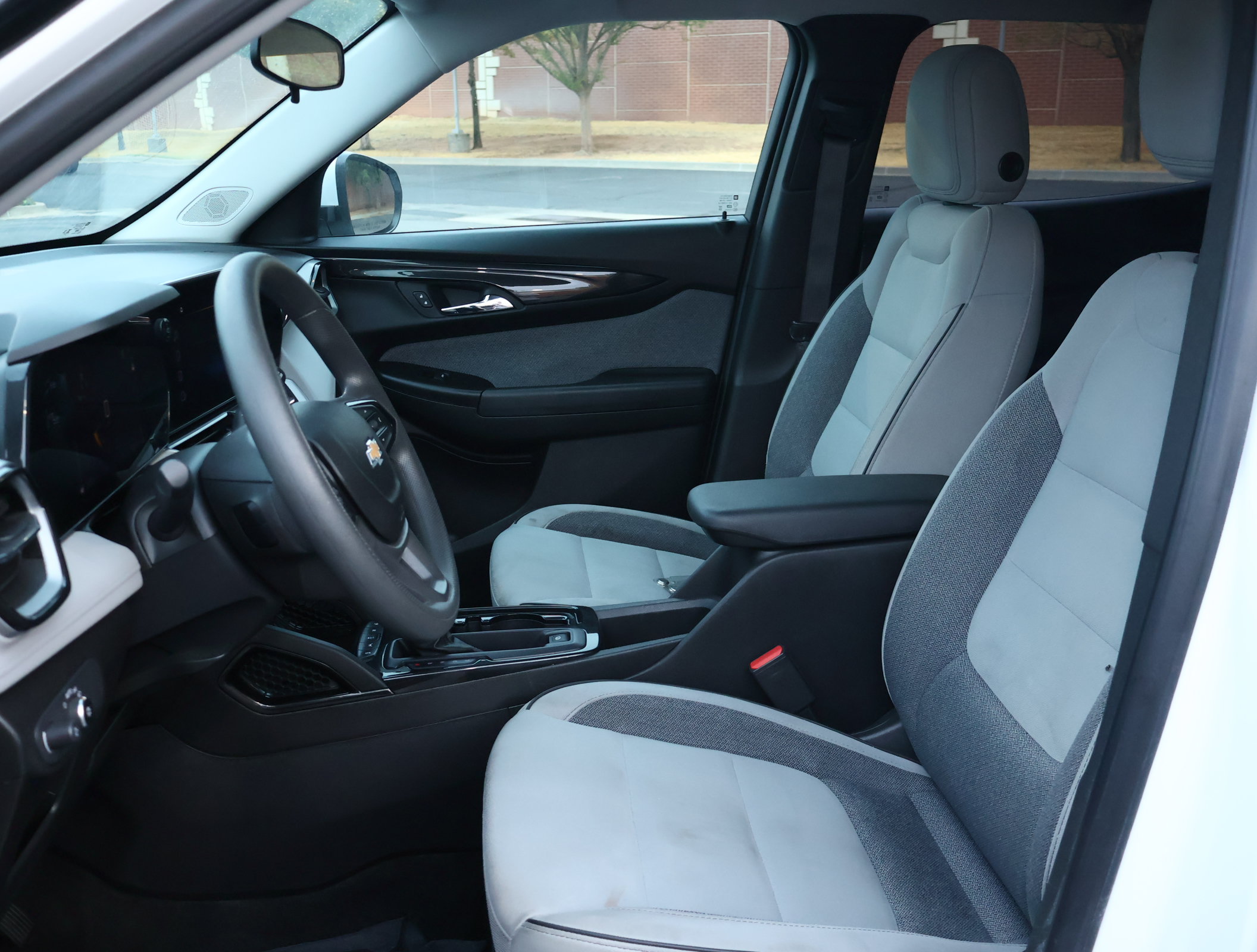 Used 2025 Chevrolet TrailBlazer LT FWD image 9